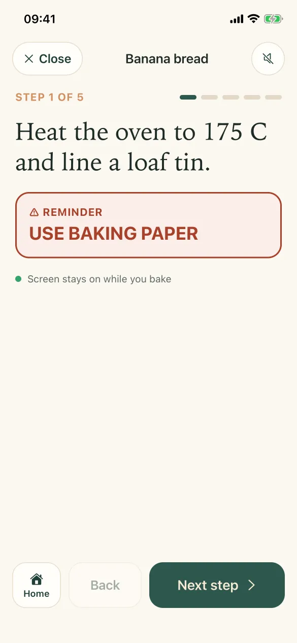 Baking mode on step 1 of 5 for banana bread, with a red reminder that says use baking paper.